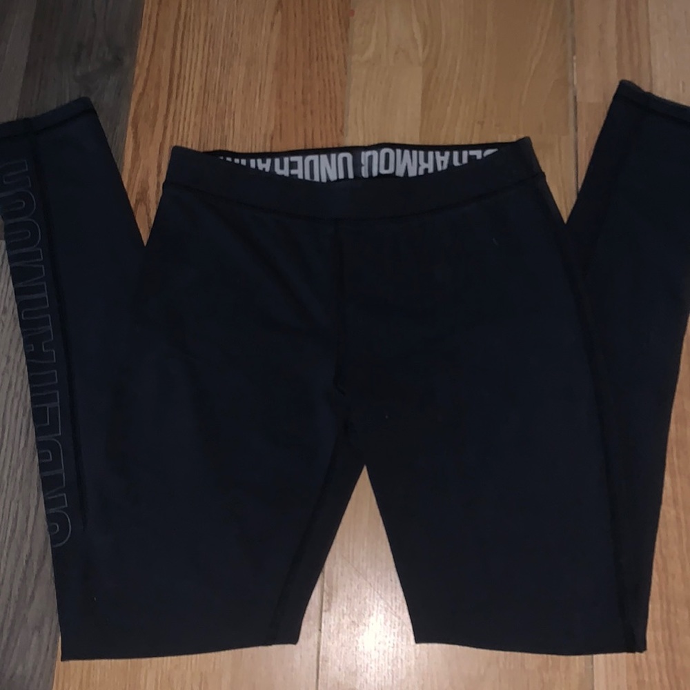 Great fit. Soft material and great for running. Keeps your legs warm.